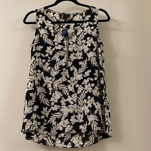 Worthington top without sleeves